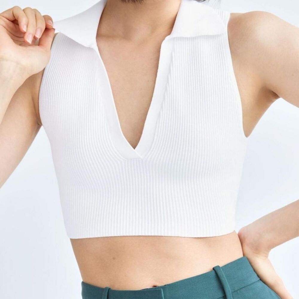Aritzia Women's White and Cream Crop-top